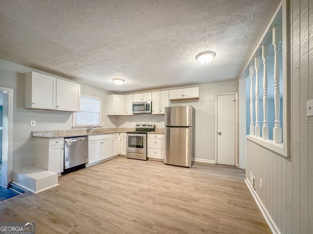 6290 Flamingo Way, Morrow, GA 30260