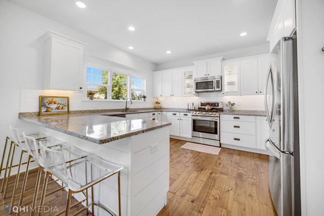 2554 Beauty Creek Drive, Valparaiso, IN 46385