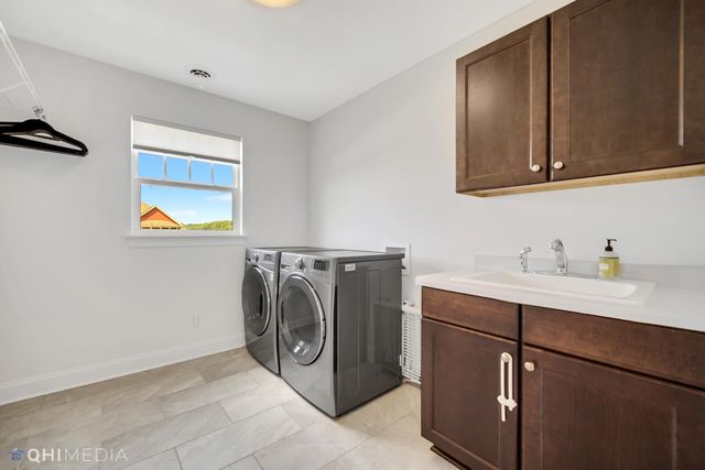 2554 Beauty Creek Drive, Valparaiso, IN 46385