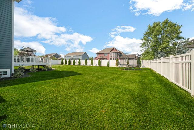 2554 Beauty Creek Drive, Valparaiso, IN 46385