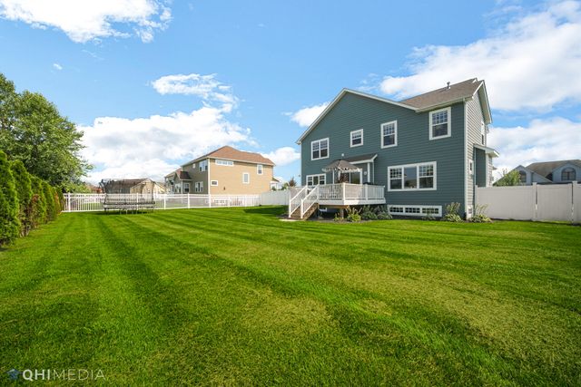 2554 Beauty Creek Drive, Valparaiso, IN 46385