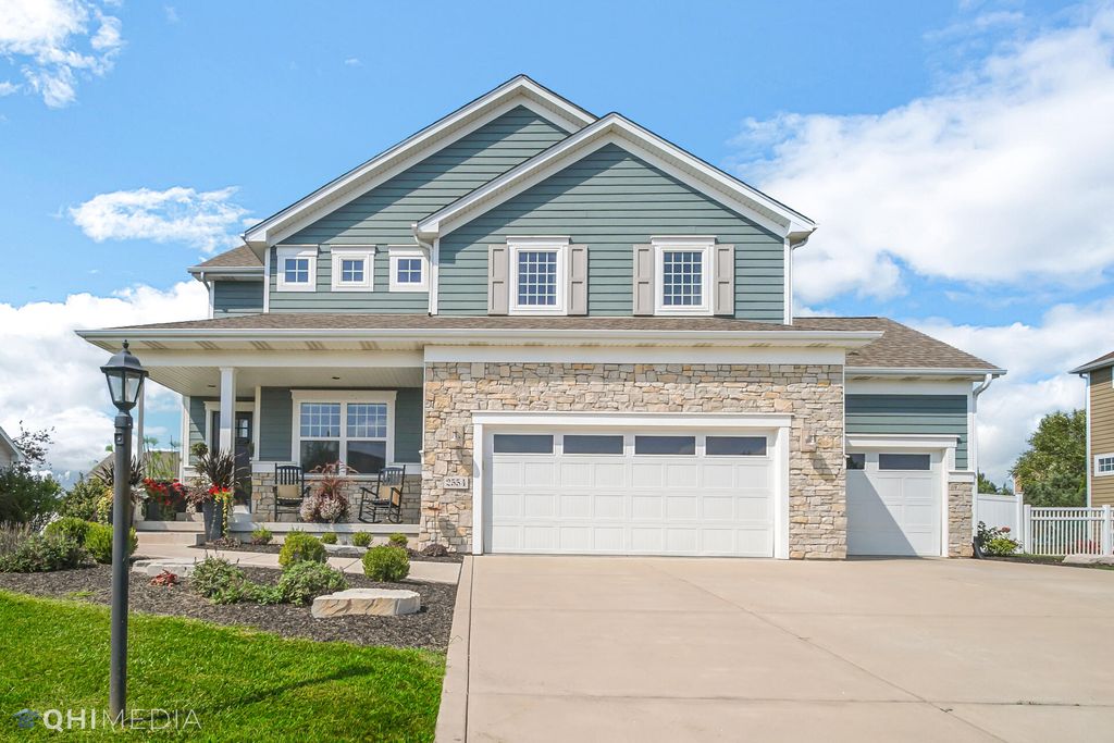 2554 Beauty Creek Drive, Valparaiso, IN 46385