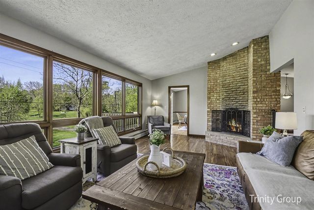 1281 Quincy Street, Grandville, MI 49418