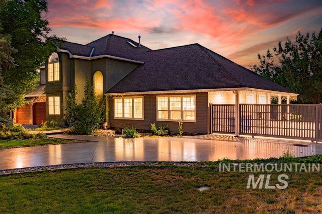 3160 E Springwood Dr, Meridian, ID 83642
