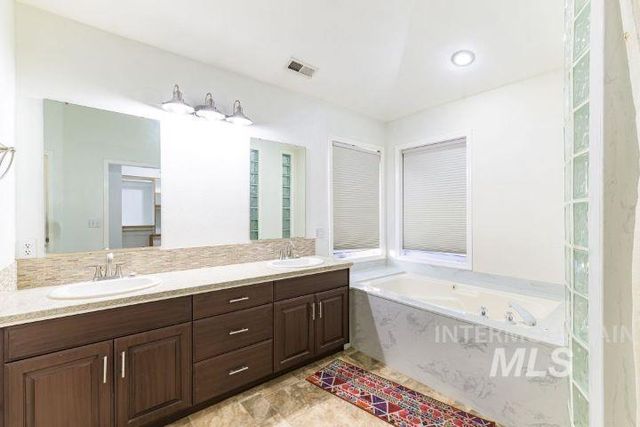 3160 E Springwood Dr, Meridian, ID 83642