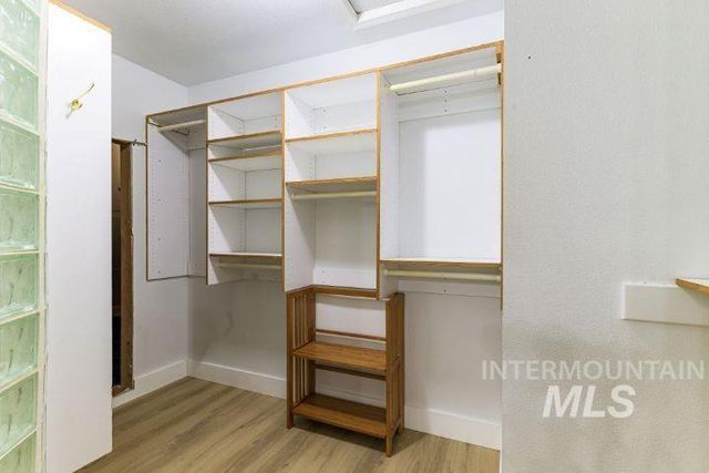 3160 E Springwood Dr, Meridian, ID 83642
