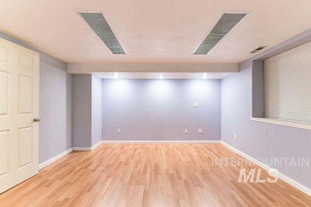 3160 E Springwood Dr, Meridian, ID 83642