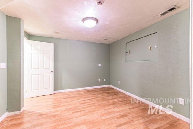 3160 E Springwood Dr, Meridian, ID 83642