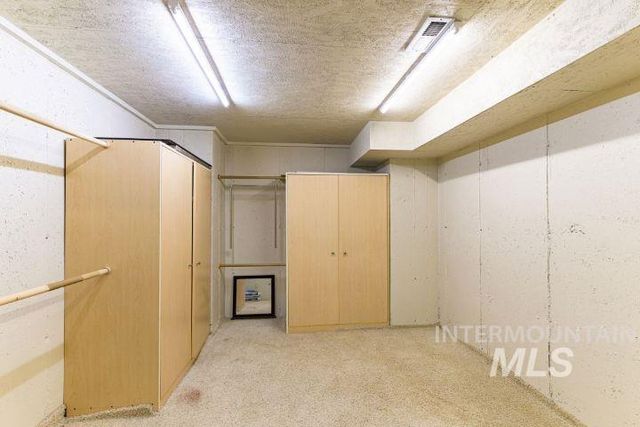 3160 E Springwood Dr, Meridian, ID 83642