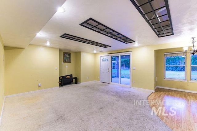 3160 E Springwood Dr, Meridian, ID 83642
