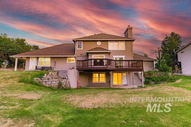 3160 E Springwood Dr, Meridian, ID 83642