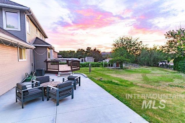 3160 E Springwood Dr, Meridian, ID 83642