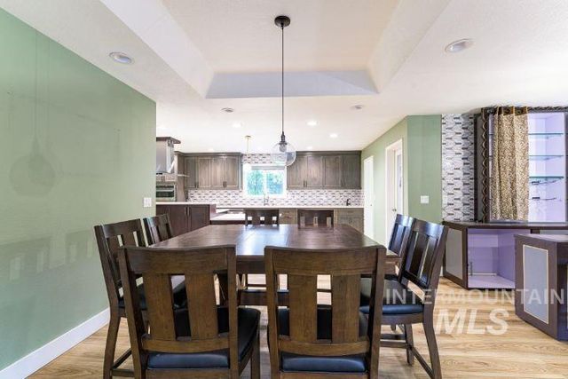 3160 E Springwood Dr, Meridian, ID 83642