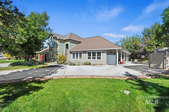3160 E Springwood Dr, Meridian, ID 83642