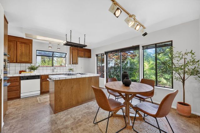 6024 Broken Bow Dr, Citrus Heights, CA 95621