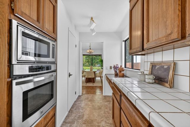 6024 Broken Bow Dr, Citrus Heights, CA 95621