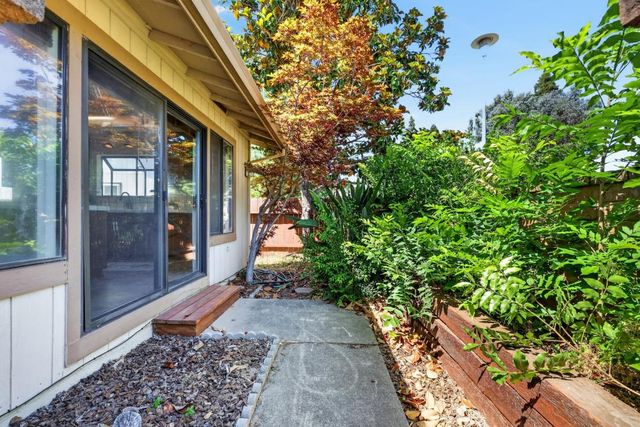 6024 Broken Bow Dr, Citrus Heights, CA 95621
