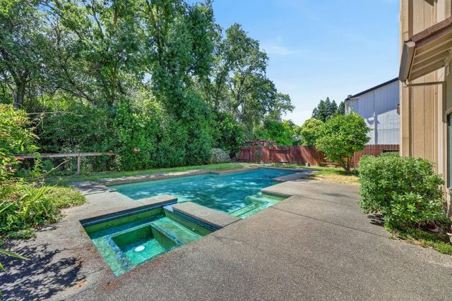 6024 Broken Bow Dr, Citrus Heights, CA 95621