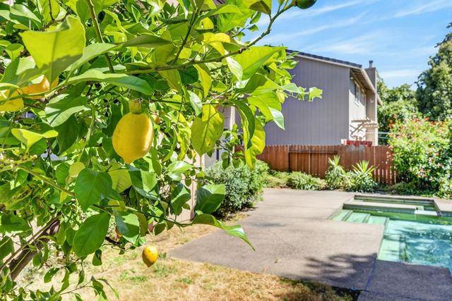 6024 Broken Bow Dr, Citrus Heights, CA 95621
