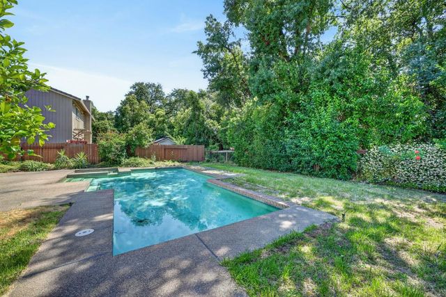 6024 Broken Bow Dr, Citrus Heights, CA 95621
