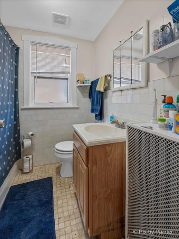 1711 Hartrey Avenue, Evanston, IL 60201
