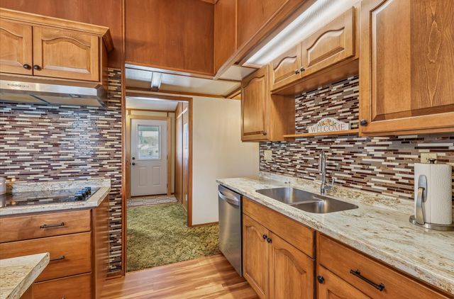 3935 NE 49th Street, Des Moines, IA 50317