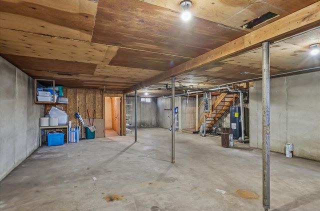 3935 NE 49th Street, Des Moines, IA 50317