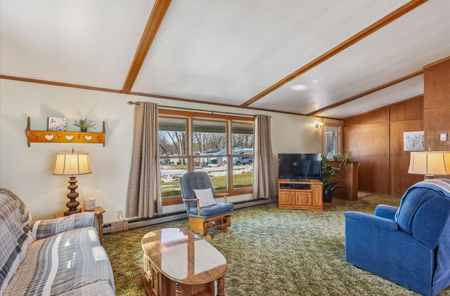 3935 NE 49th Street, Des Moines, IA 50317