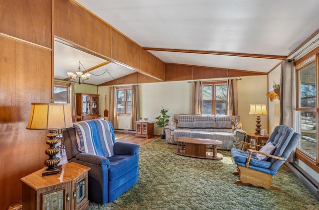 3935 NE 49th Street, Des Moines, IA 50317