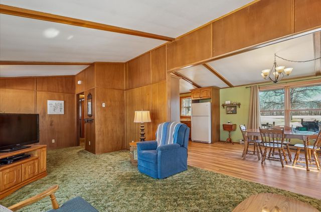 3935 NE 49th Street, Des Moines, IA 50317