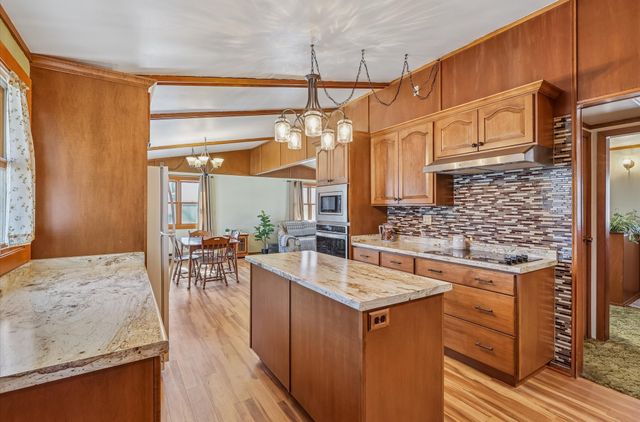 3935 NE 49th Street, Des Moines, IA 50317