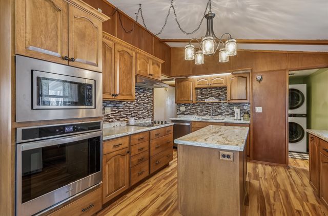 3935 NE 49th Street, Des Moines, IA 50317