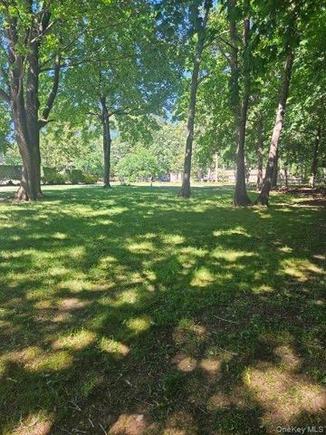 56 Wylde Road, Mount Sinai, NY 11766