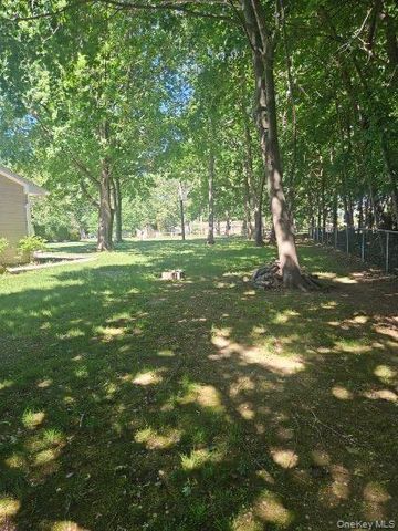 56 Wylde Road, Mount Sinai, NY 11766