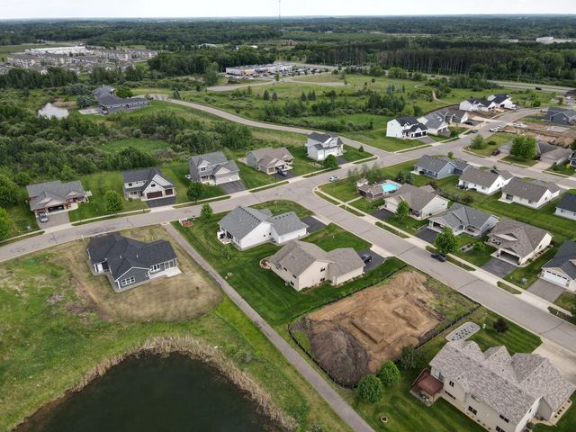 3085 Nottingham Road S, Saint Cloud, MN 56301