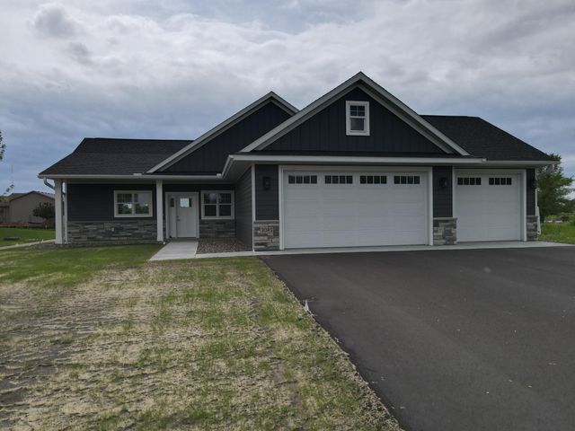 3085 Nottingham Road S, Saint Cloud, MN 56301