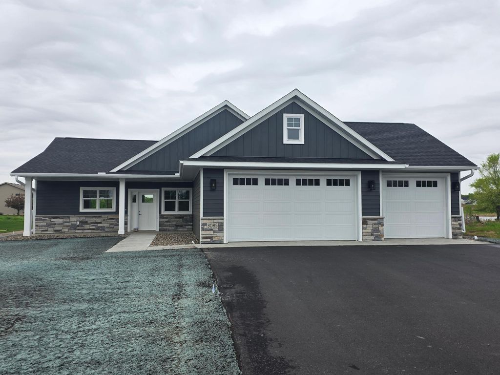 3085 Nottingham Road S, Saint Cloud, MN 56301