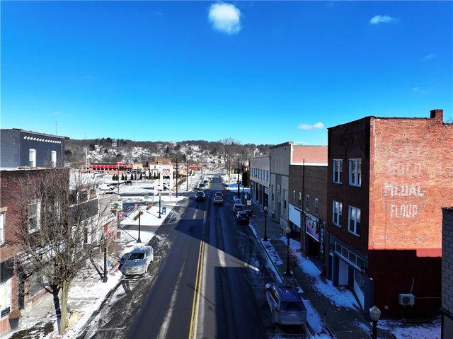 221 5th St, Ellwood City, PA 16117