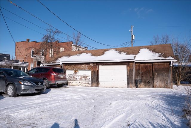 221 5th St, Ellwood City, PA 16117