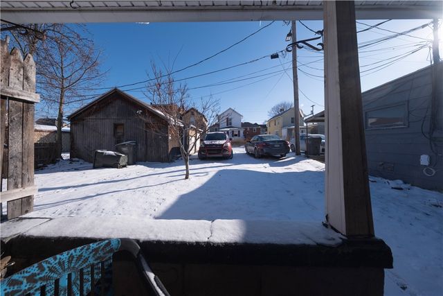 221 5th St, Ellwood City, PA 16117