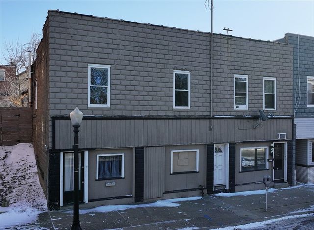 221 5th St, Ellwood City, PA 16117