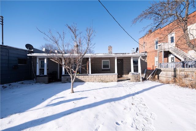 221 5th St, Ellwood City, PA 16117