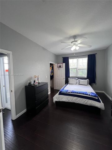 681 NW 42nd Ave -, Plantation, FL 33317