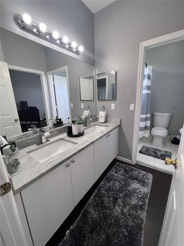 681 NW 42nd Ave -, Plantation, FL 33317