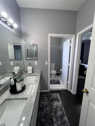 681 NW 42nd Ave -, Plantation, FL 33317