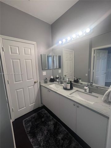 681 NW 42nd Ave -, Plantation, FL 33317