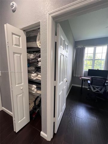 681 NW 42nd Ave -, Plantation, FL 33317