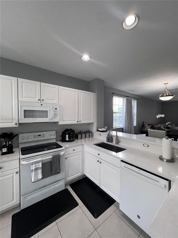681 NW 42nd Ave -, Plantation, FL 33317