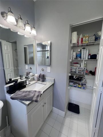 681 NW 42nd Ave -, Plantation, FL 33317