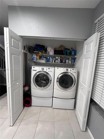 681 NW 42nd Ave -, Plantation, FL 33317